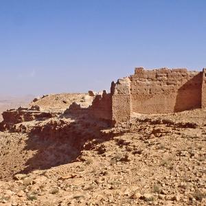 Ruines De La Citadelle De Tasgedelt Photo F Auvray
