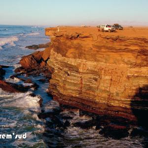Bivouac Au Bord Des Falaises